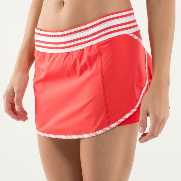 #5 - Lululemon Run: Track Attack Skort Size 6 - Picture 3 of 11